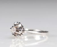 Bague en or blanc (18k) et pierre (3.73 gr)