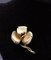 Broche montre Suisse secrète signée