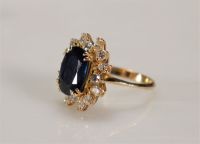 Bague en or (18k) Saphir et diamants (7.1 gr)