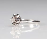 Bague en or blanc (18k) et pierre (3.73 gr)