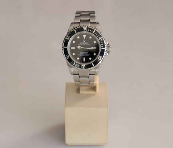 Rolex Sea Dweler Cadran Noir 1996 Boite et papier d’origine 16600