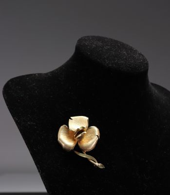 Broche montre Suisse secrète signée