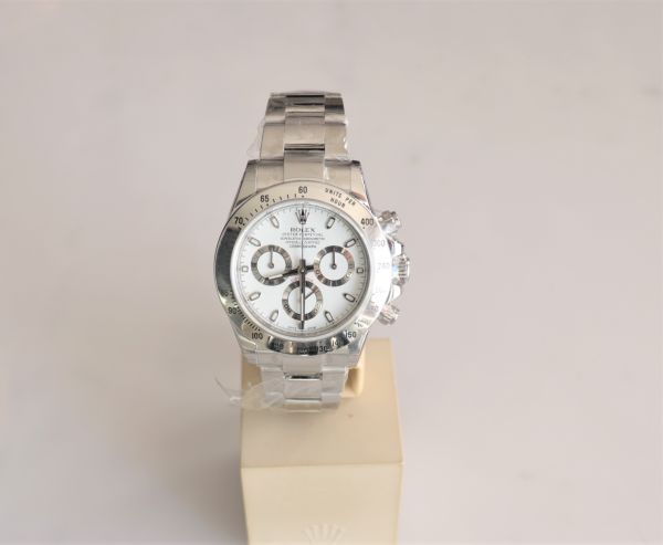 Rolex Daytona Acier jamais portée Cadran Blanche Chromalight 2016 Boite et papier d’origine 116520