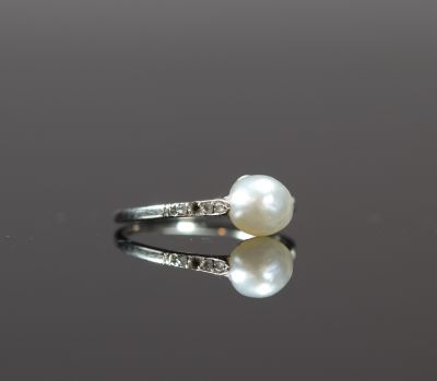 Bague en or blanc et perle fine