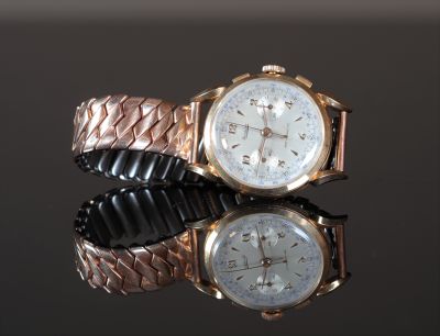 Montre chronographe en or jaune (65.16gr)